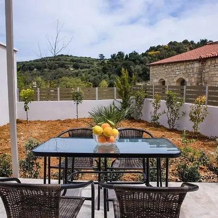 Christina'S Home In Loutraki, Platanias Nyaraló